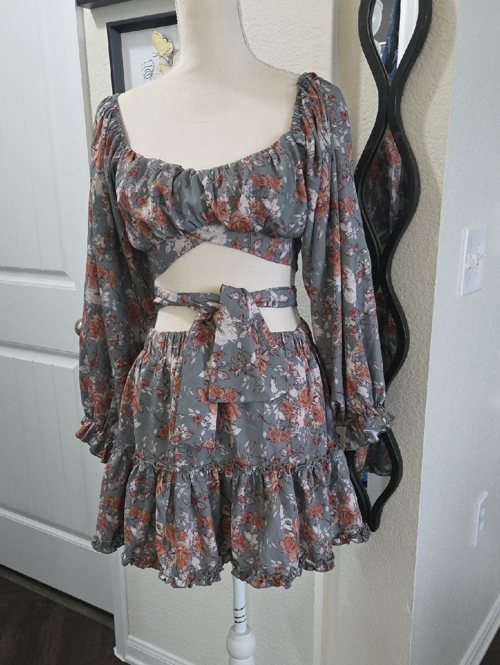 Floral Ruffle Mini Skirt Set in Gray and Rust